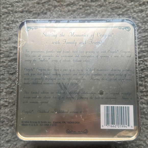 1994 Vintage Crayola 64 Crayons Collectible Tin - Picture 2 of 7